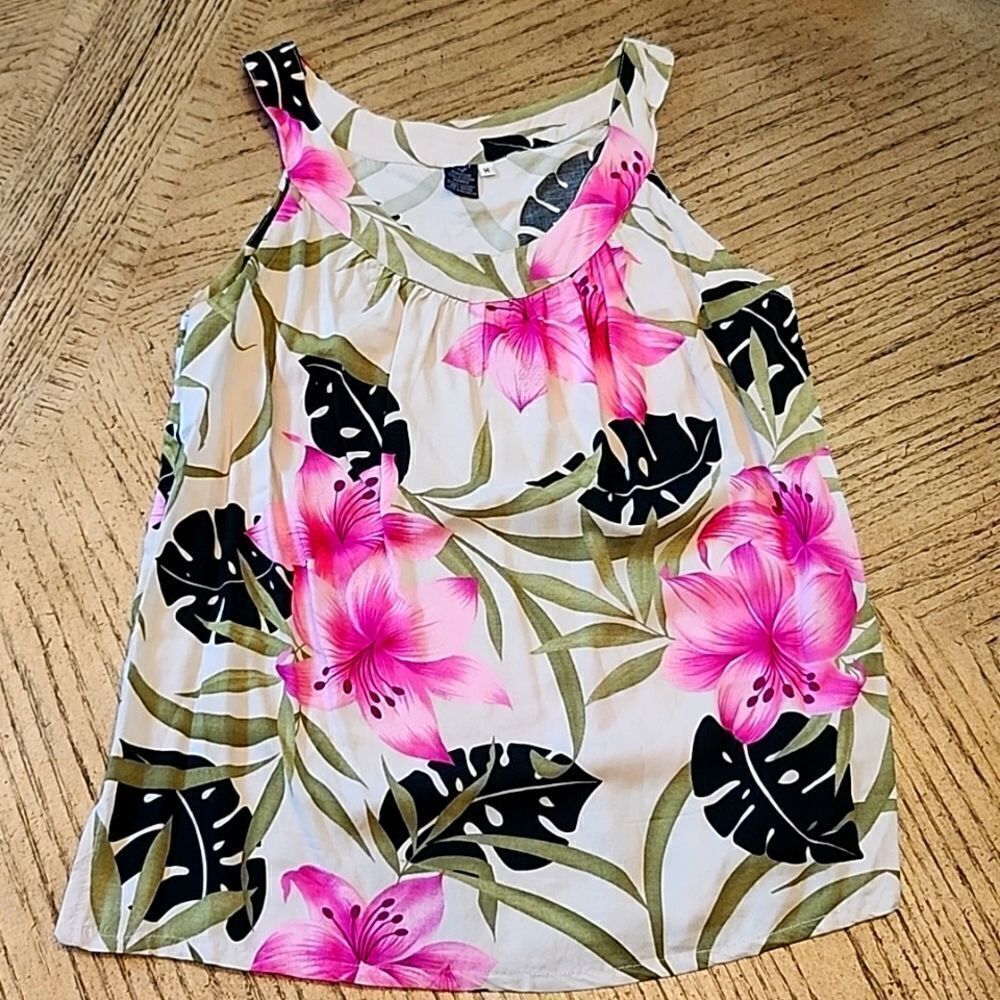Floral Hawaiian top size M